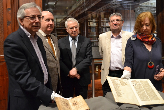 Adulto menor Renunciar La Universitat de Valéncia incorpora el manuscrito 'Manual de tintorería'  de Joanot Valero, copiado en Valencia a finales del siglo XV